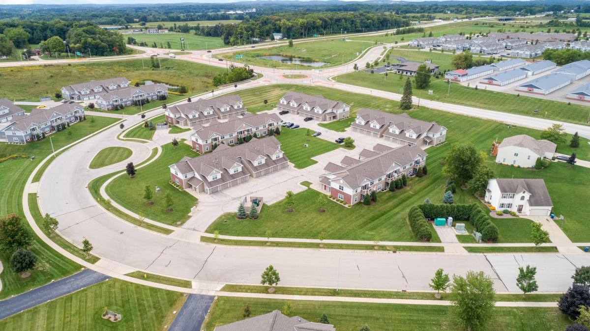 Apartment for rent at 645 Cedar Bluffs Way #39, Slinger, WI 53086