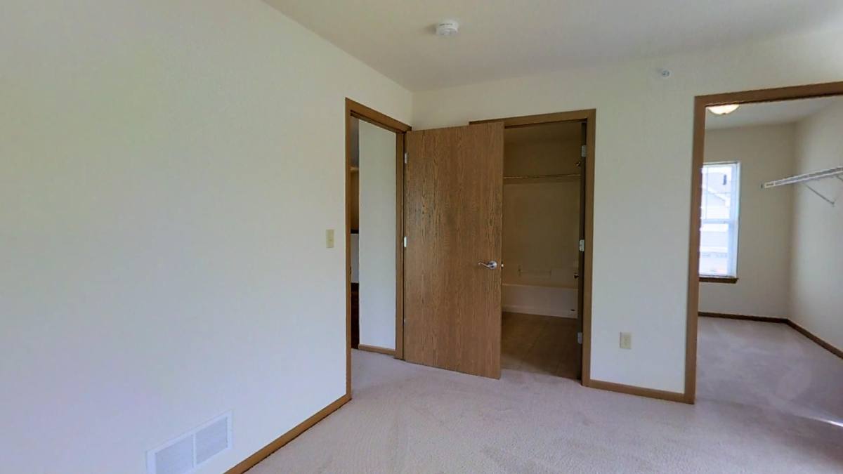 Apartment for rent at 645 Cedar Bluffs Way #39, Slinger, WI 53086