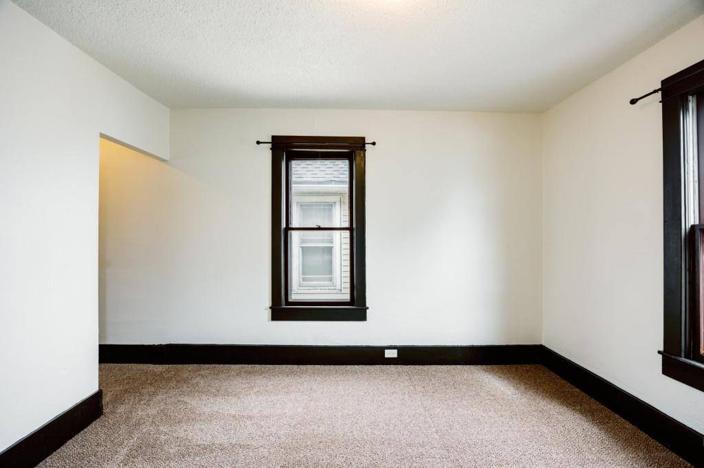 House for rent at 218 1 2 W - 7th, Muscatine, IA 52761