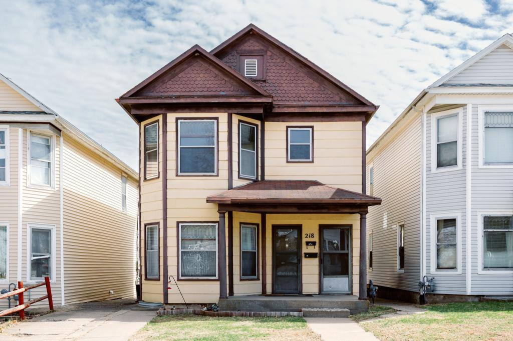 House for rent at 218 1 2 W - 7th, Muscatine, IA 52761