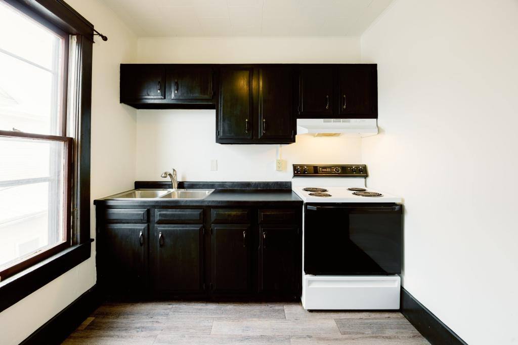 House for rent at 218 1 2 W - 7th, Muscatine, IA 52761