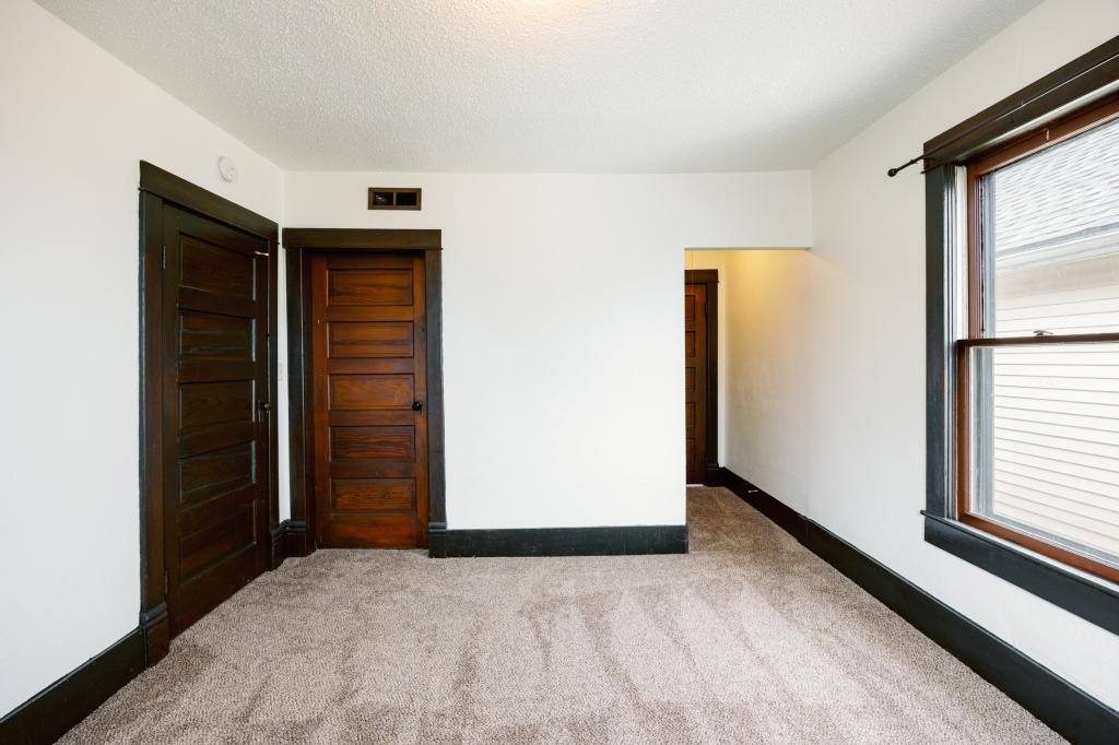 House for rent at 218 1 2 W - 7th, Muscatine, IA 52761