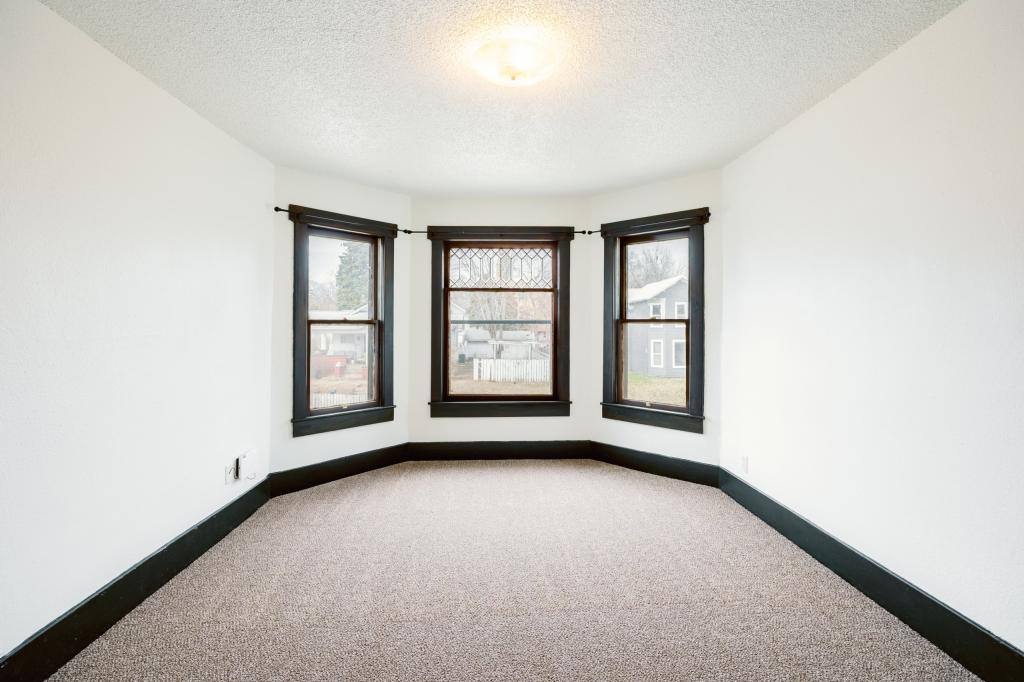 House for rent at 218 1 2 W - 7th, Muscatine, IA 52761