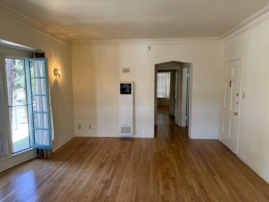 Apartment for rent at 5400 Franklin Ave, Los Angeles, CA 90027