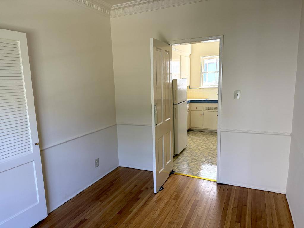 Apartment for rent at 5400 Franklin Ave, Los Angeles, CA 90027