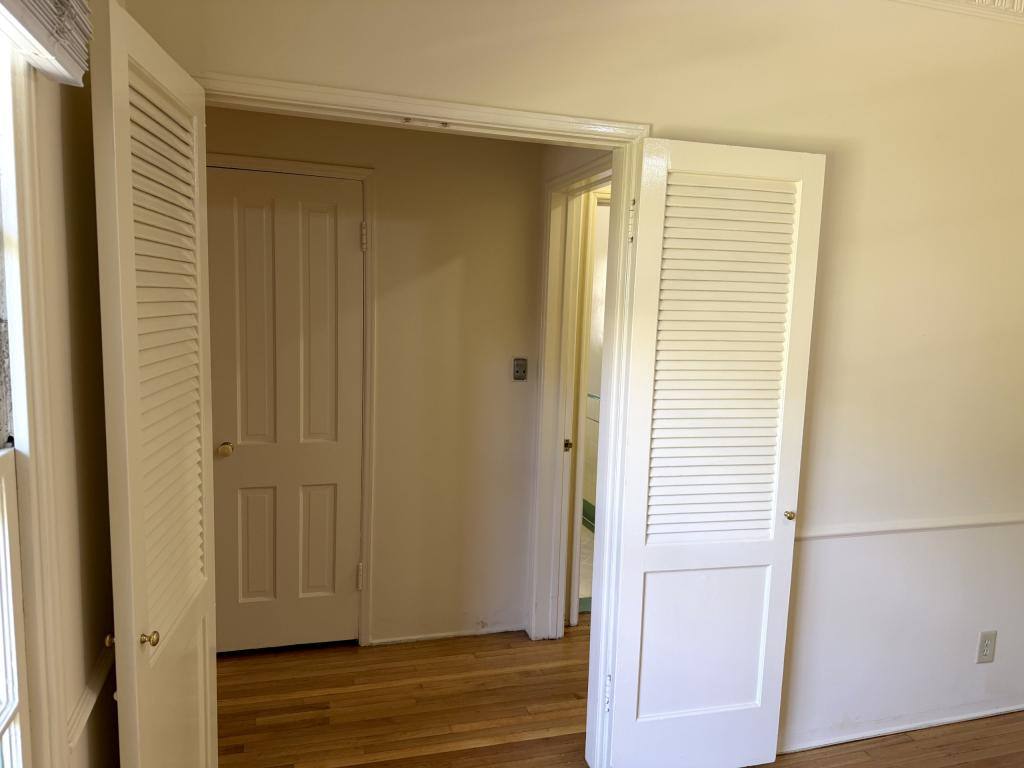 Apartment for rent at 5400 Franklin Ave, Los Angeles, CA 90027