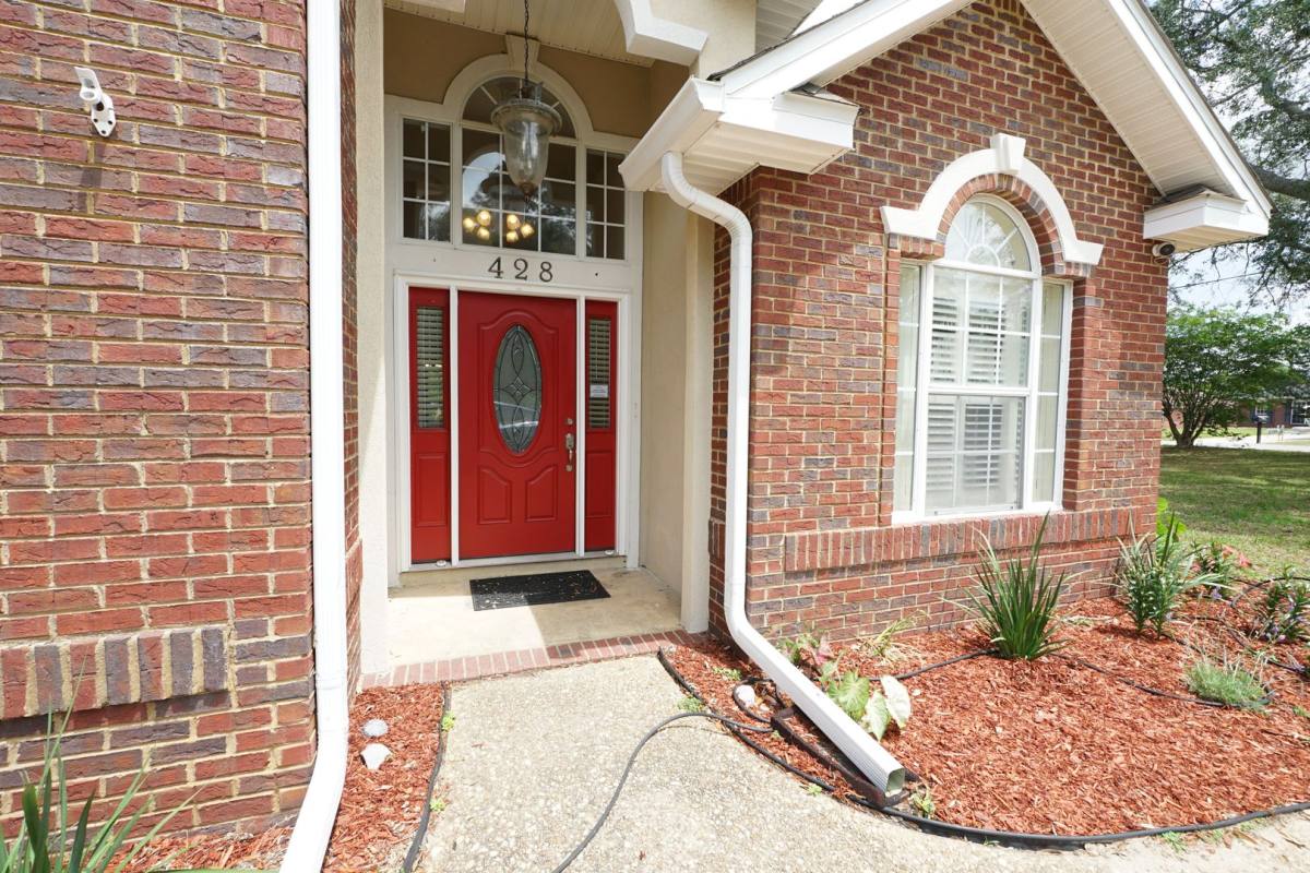 House for rent at 428 Riverchase Dr, Crestview, FL 32536