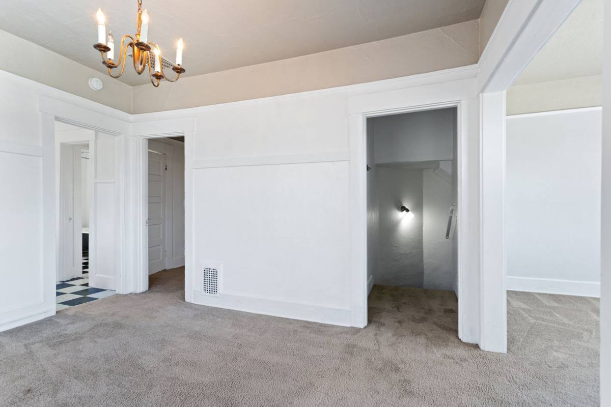 Apartment for rent at 801A SW Green Ave, Portland, OR 97205