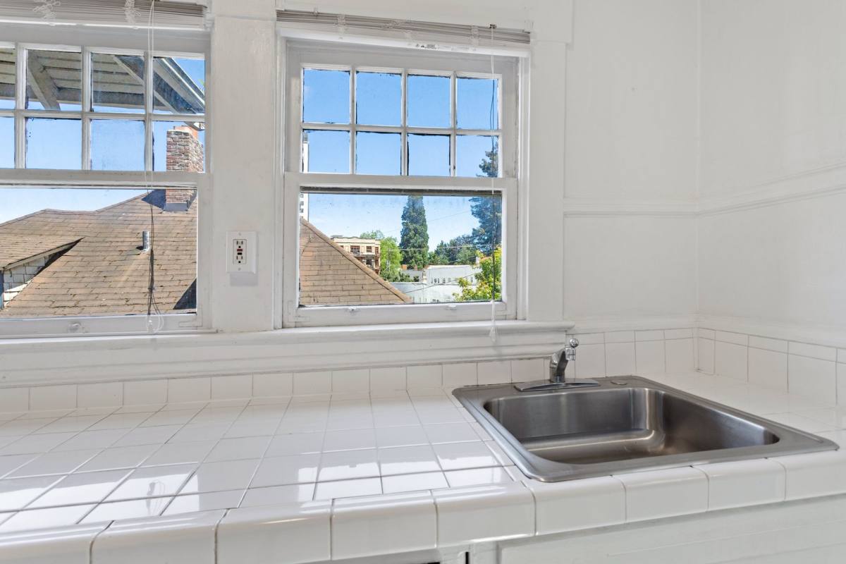 Apartment for rent at 801A SW Green Ave, Portland, OR 97205