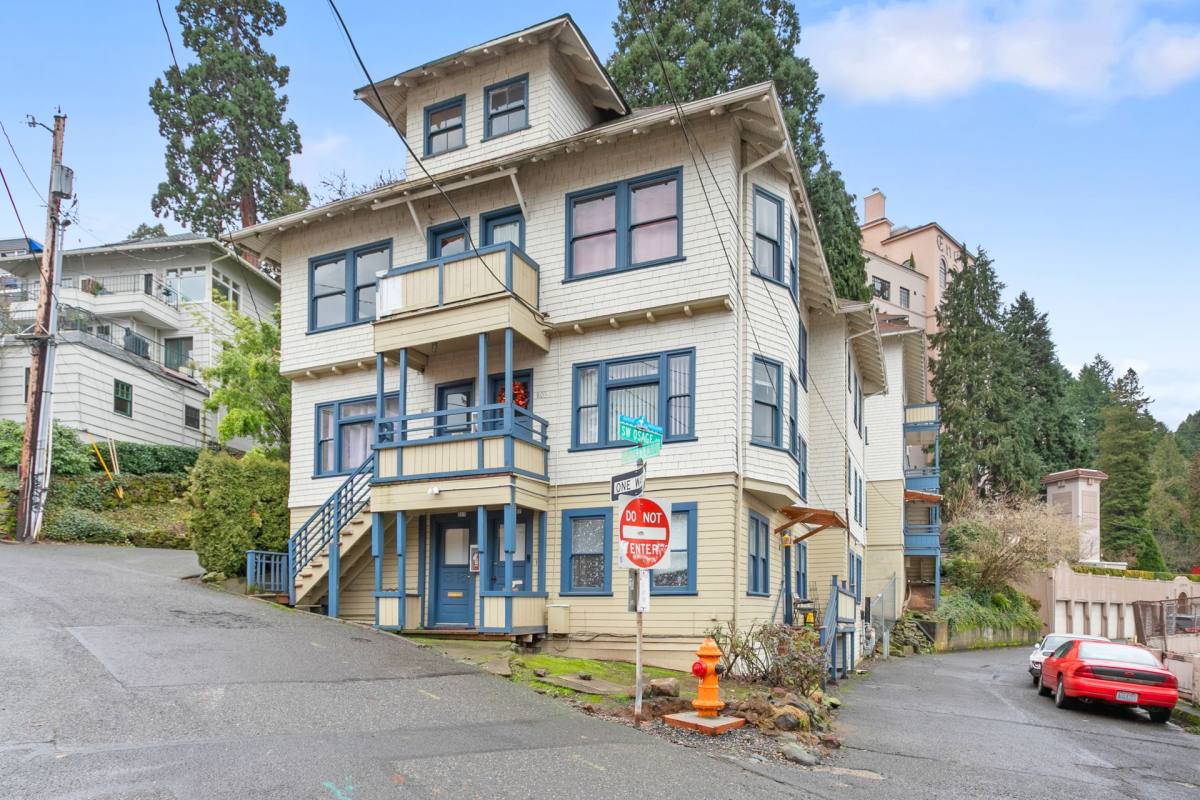 Apartment for rent at 801A SW Green Ave, Portland, OR 97205