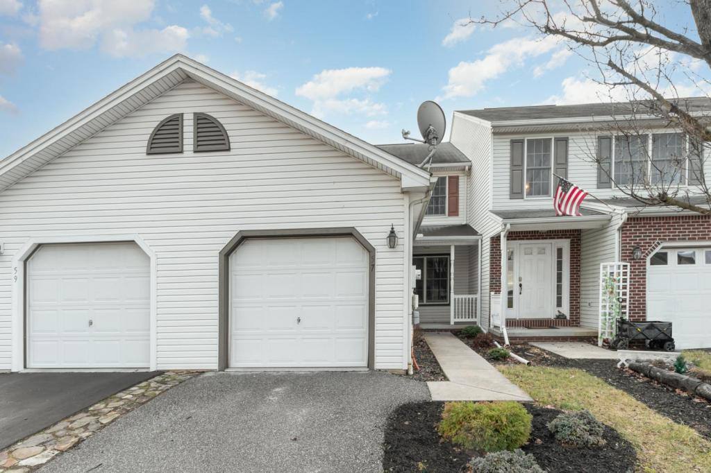 Townhouse for rent at 57 Nottingham Dr, Mechanicsburg, PA 17050