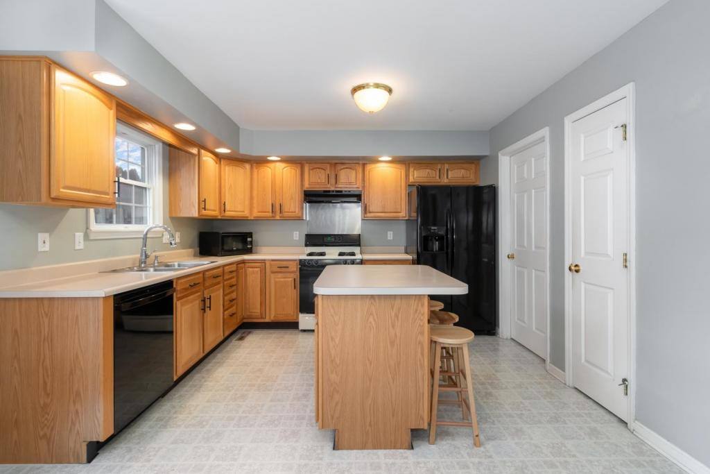 Townhouse for rent at 57 Nottingham Dr, Mechanicsburg, PA 17050