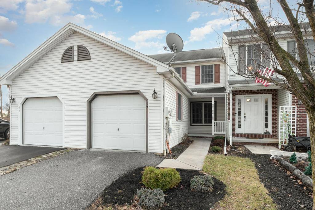 Townhouse for rent at 57 Nottingham Dr, Mechanicsburg, PA 17050