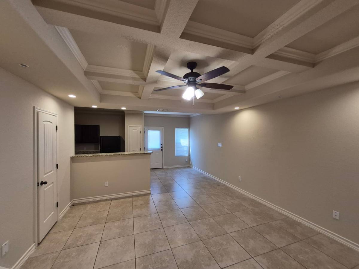 Townhouse for rent at 6618 Arancione Ave, San Antonio, TX 78233