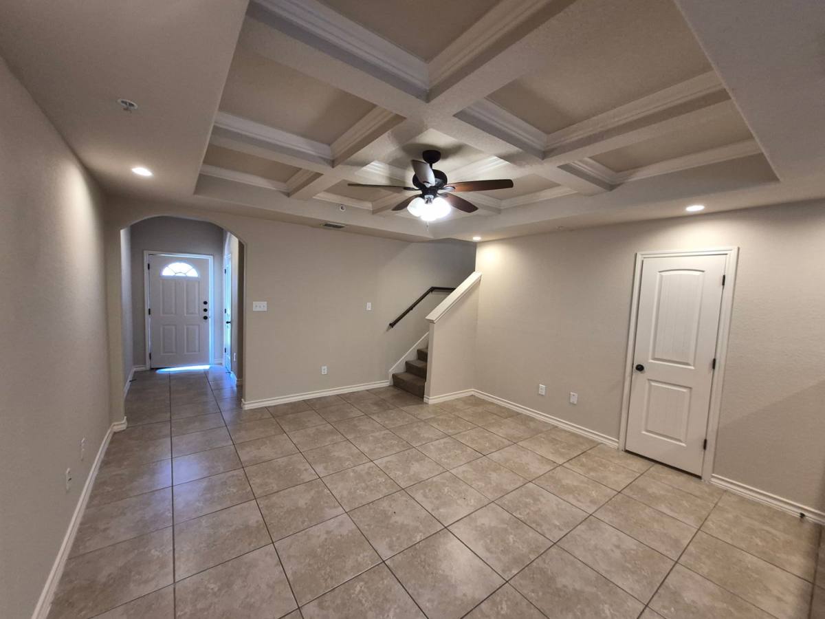 Townhouse for rent at 6618 Arancione Ave, San Antonio, TX 78233