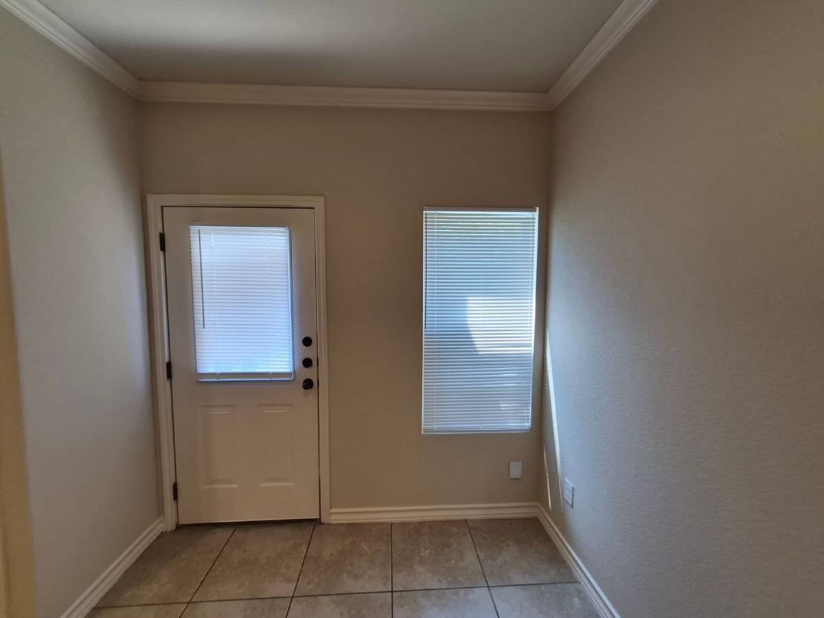 Townhouse for rent at 6618 Arancione Ave, San Antonio, TX 78233