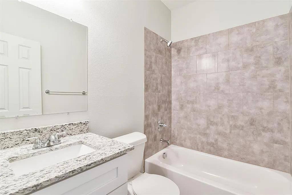 House for rent at 8006 Julie Ave, Fort Worth, TX 76116