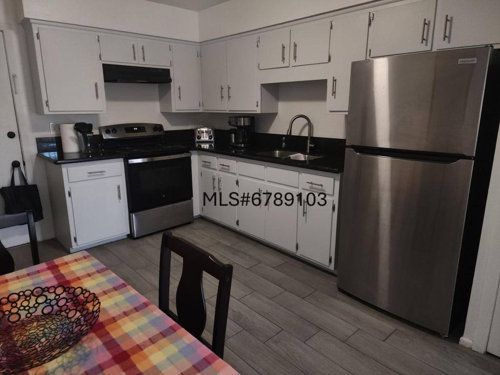 Townhouse for rent at 2001 W Turney Ave, Phoenix, AZ 85015