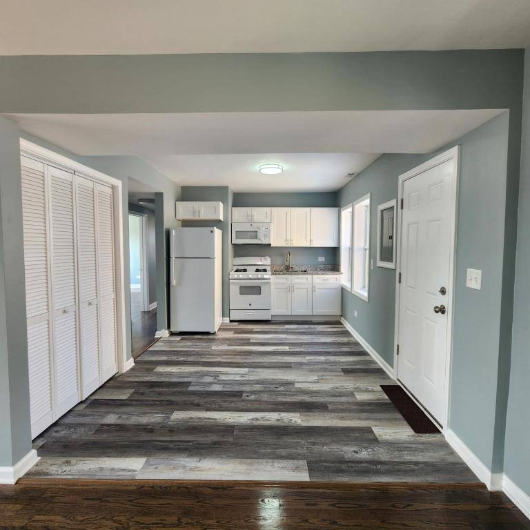Apartment for rent at 26 E 15th Ave, Gary, IN 46407