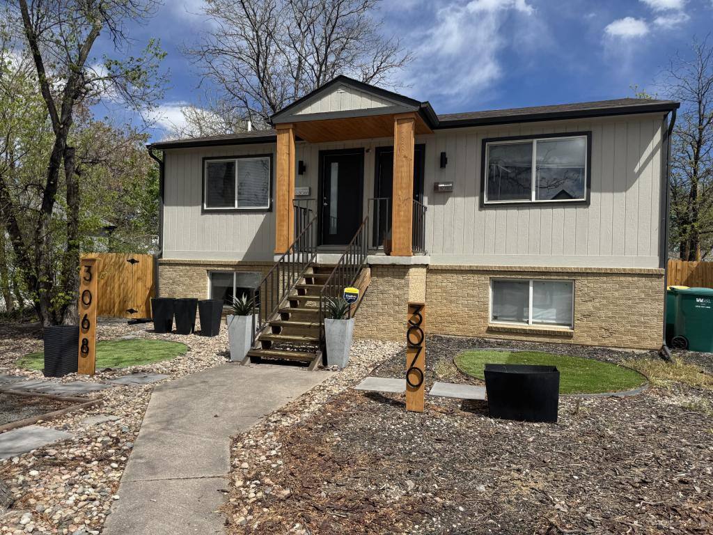 Townhouse for rent at 3068 S Delaware St, Englewood, CO 80110