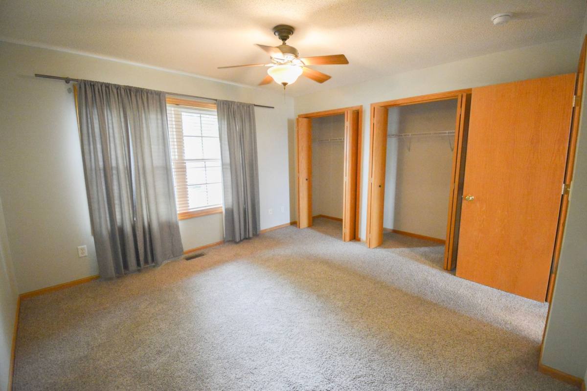 Townhouse for rent at 6134 S Pointe Dr SW, Rochester, MN 55902