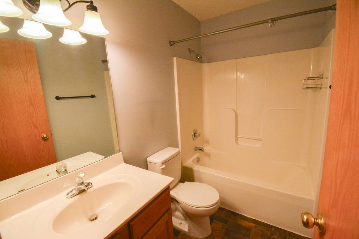 Townhouse for rent at 6134 S Pointe Dr SW, Rochester, MN 55902