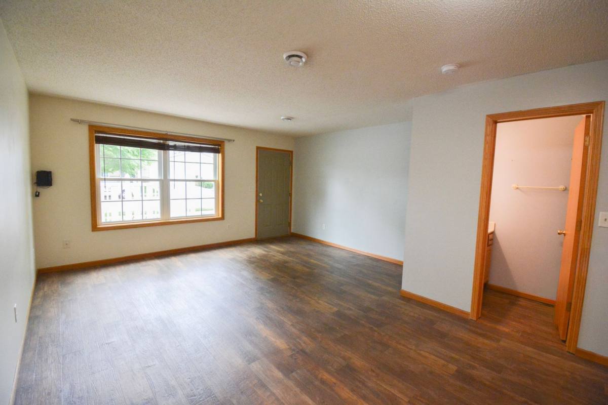 Townhouse for rent at 6134 S Pointe Dr SW, Rochester, MN 55902