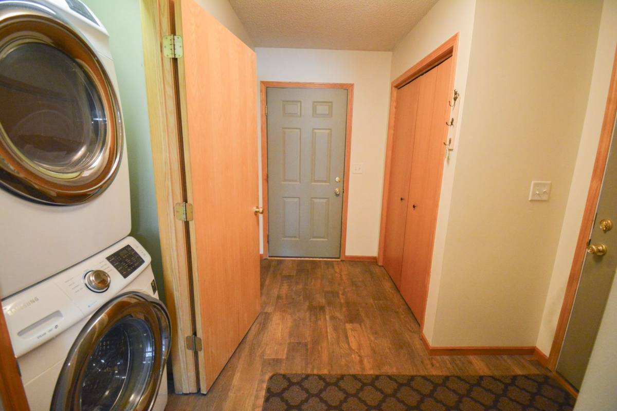 Townhouse for rent at 6134 S Pointe Dr SW, Rochester, MN 55902