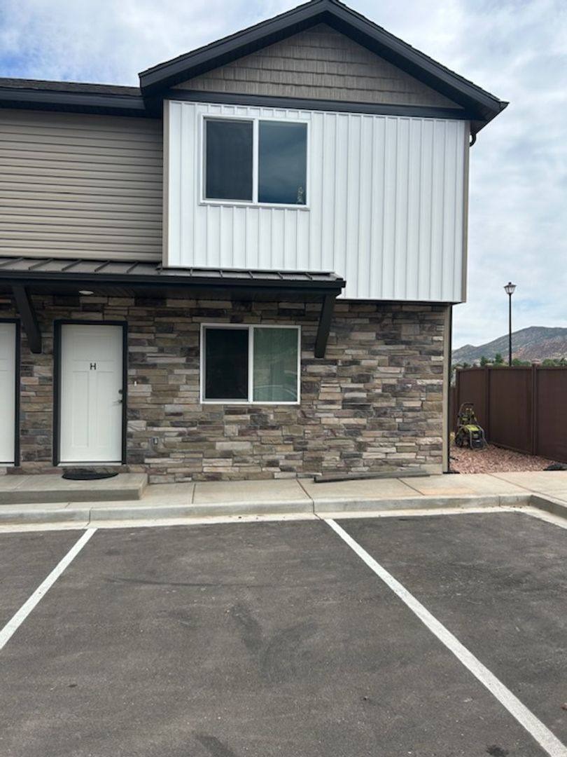 Townhouse for rent at 920 S 25 E, Cedar City, UT 84720