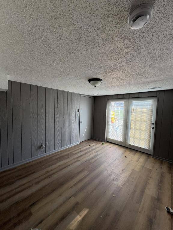 Townhouse for rent at 339 N Downey Ave, Independence, MO 64056