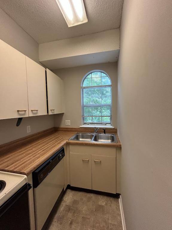 Condo for rent at 4230 Wilshire Blvd, 202 D, Wilmington, NC 28403