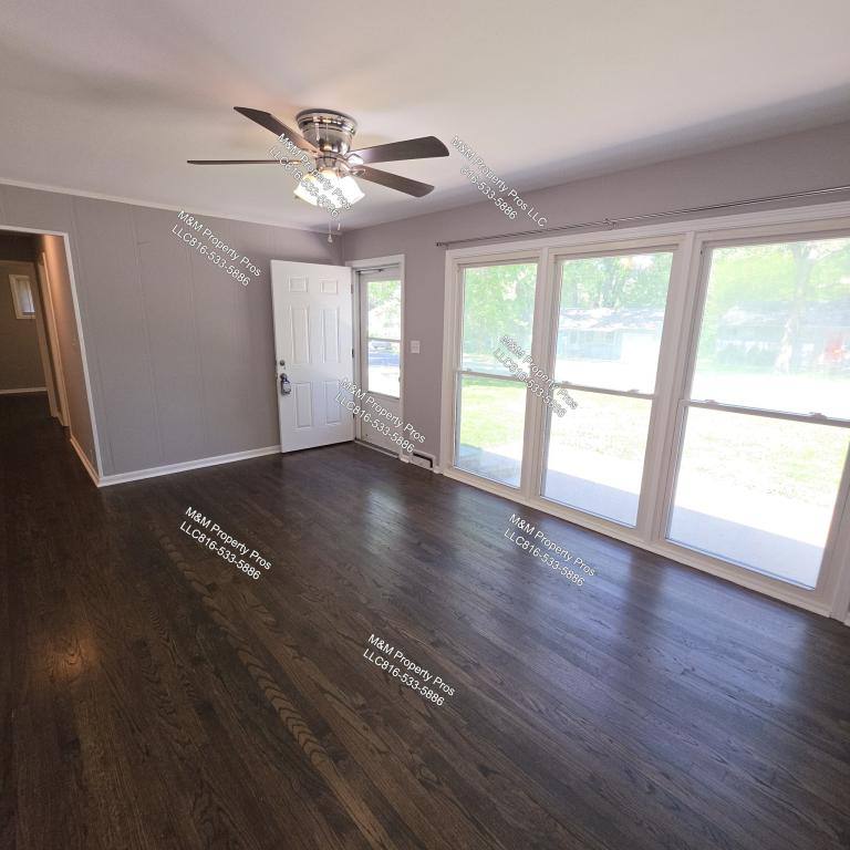 House for rent at 11421 Manchester Ave, Kansas City, MO 64134