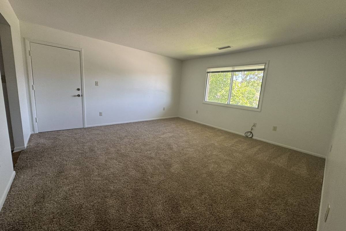 Apartment for rent at 1003 - 1005 Parkway Dr, Boone, IA 50036