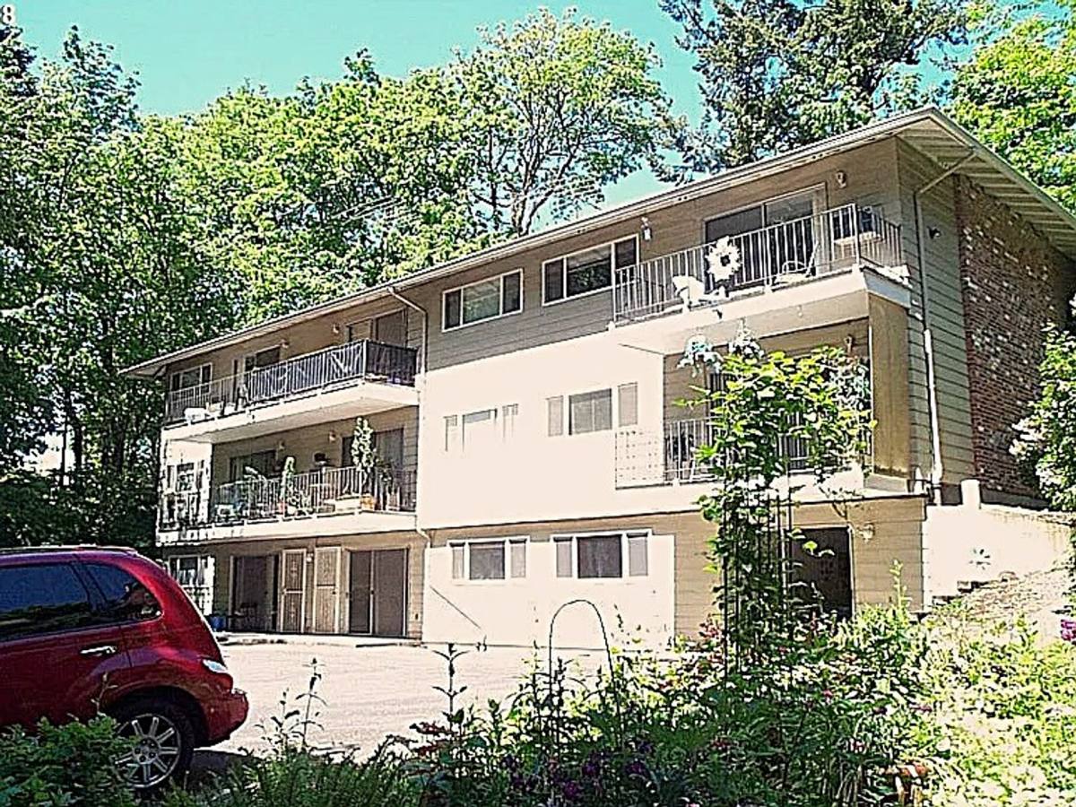 Apartment for rent at 6202 SW Burlingame Ave, Portland, OR 97239