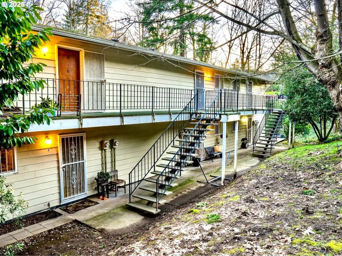 Apartment for rent at 6202 SW Burlingame Ave, Portland, OR 97239