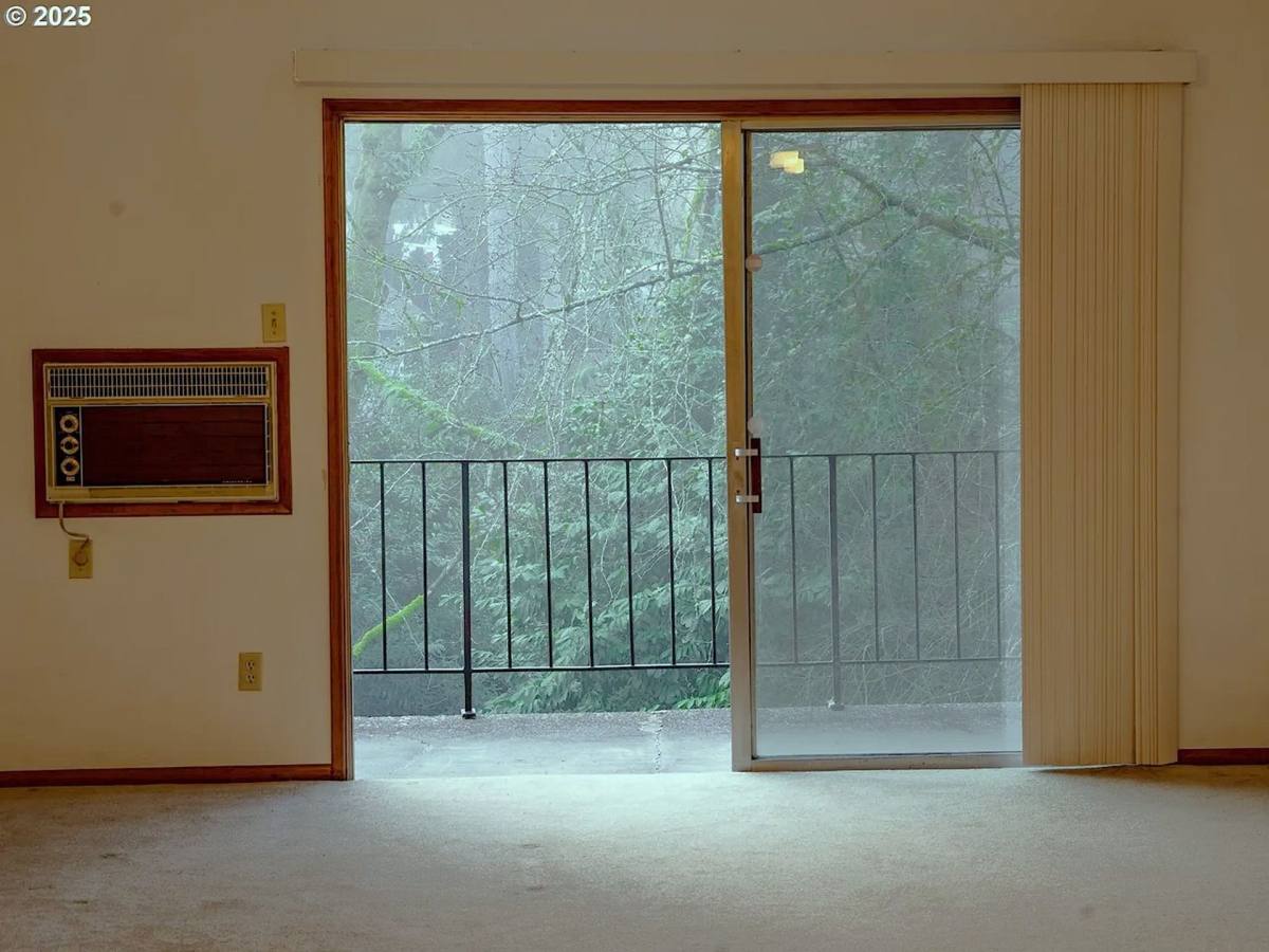 Apartment for rent at 6202 SW Burlingame Ave, Portland, OR 97239