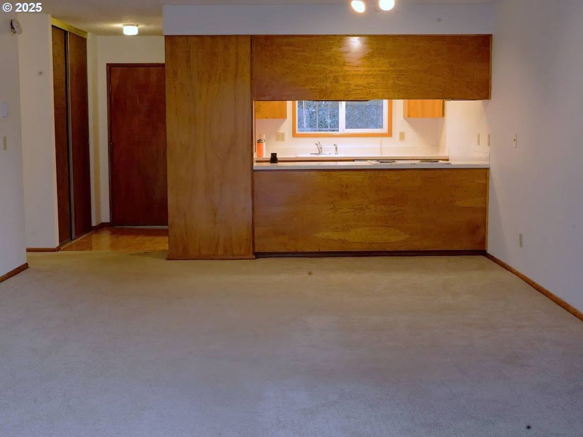 Apartment for rent at 6202 SW Burlingame Ave, Portland, OR 97239