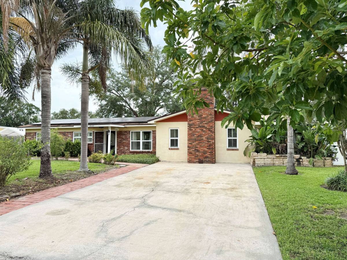 House for rent at 2523 Krueger Lane, Tampa, FL 33618