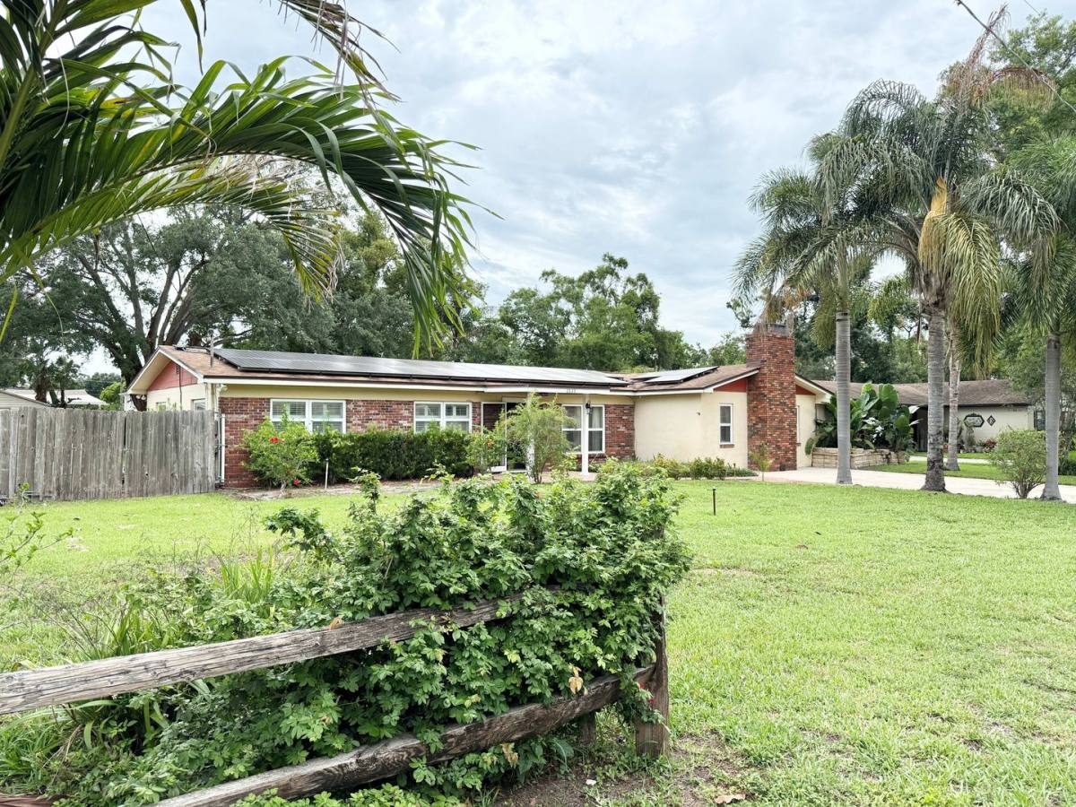 House for rent at 2523 Krueger Lane, Tampa, FL 33618