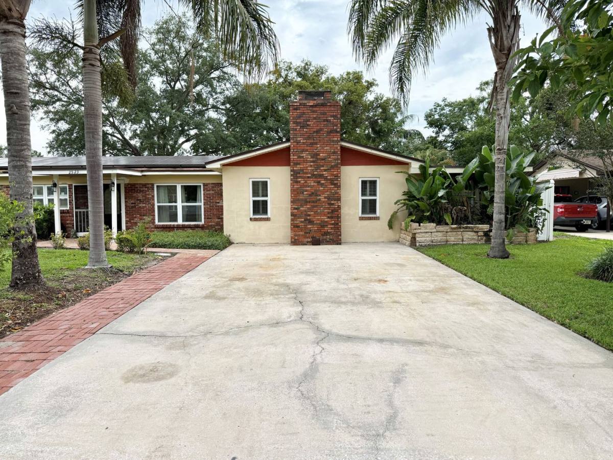 House for rent at 2523 Krueger Lane, Tampa, FL 33618