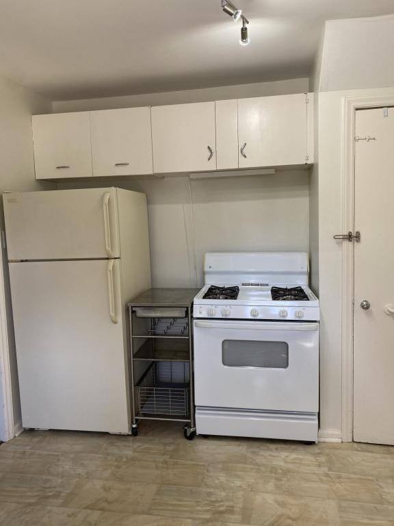 Townhouse for rent at 7803 Wyoming St, Kansas City, MO 64114