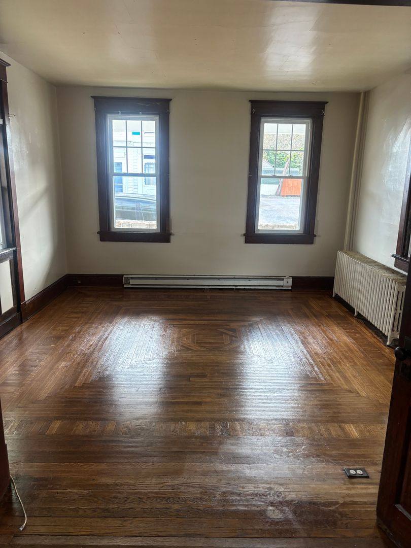 House for rent at 209 S Washington St, Mechanicsburg, PA 17055