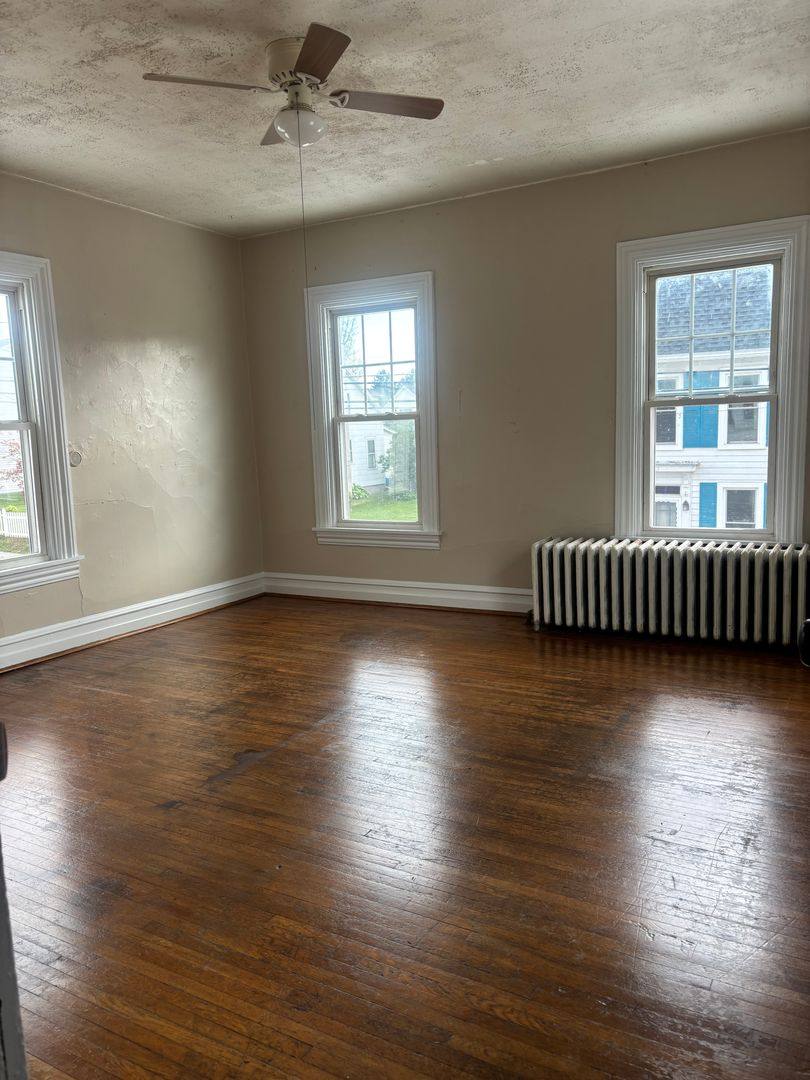 House for rent at 209 S Washington St, Mechanicsburg, PA 17055