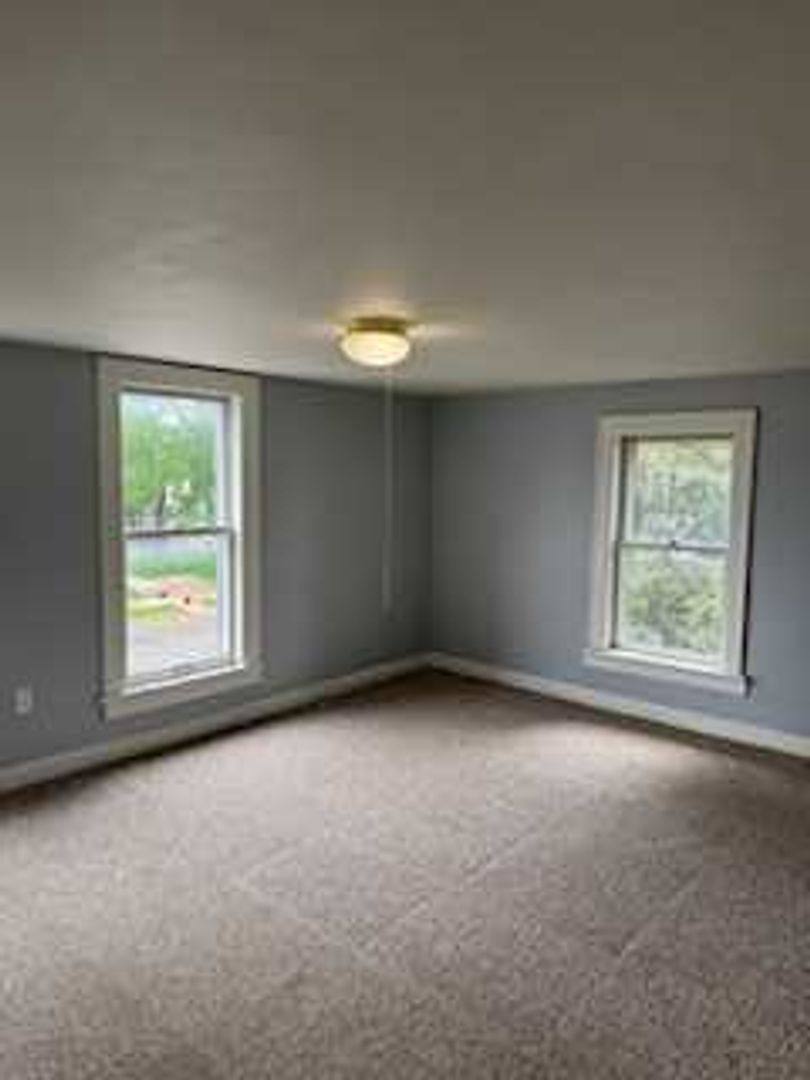 House for rent at 304 10th Ave S, South Saint Paul, MN 55075