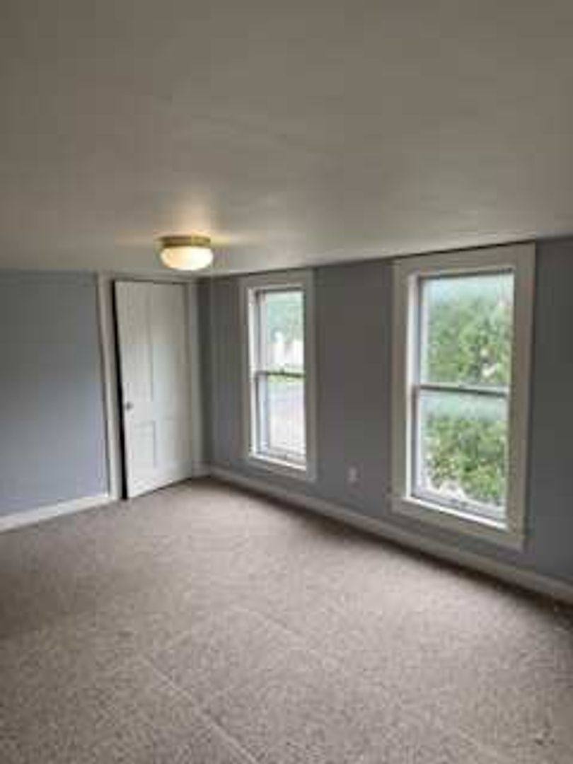 House for rent at 304 10th Ave S, South Saint Paul, MN 55075