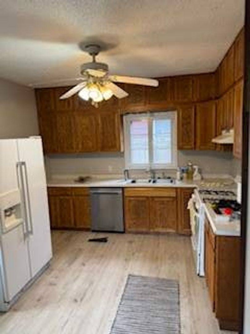 House for rent at 304 10th Ave S, South Saint Paul, MN 55075