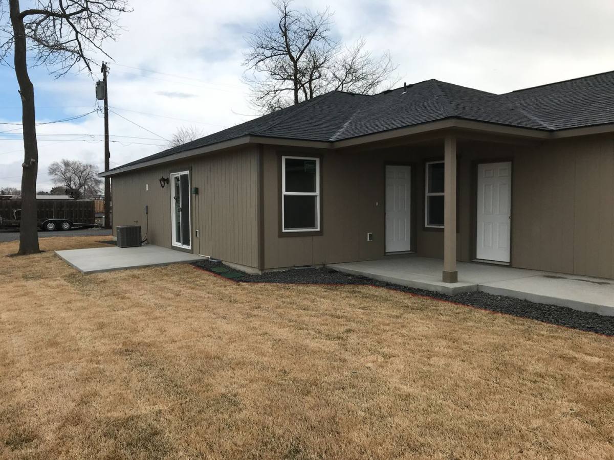 House for rent at 613 Locust A, Moses Lake, WA 98837