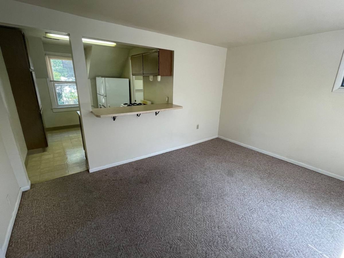 Apartment for rent at 612 Jackson, Oshkosh, WI 54901