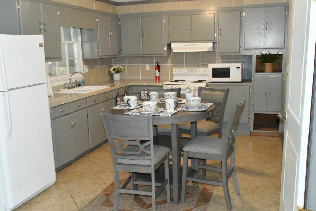 House for rent at 1973 Bethsaida Rd, Riverdale, GA 30296