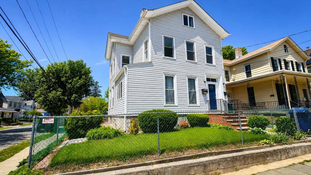 Apartment for rent at 129 Union St, Hackensack, NJ 07601